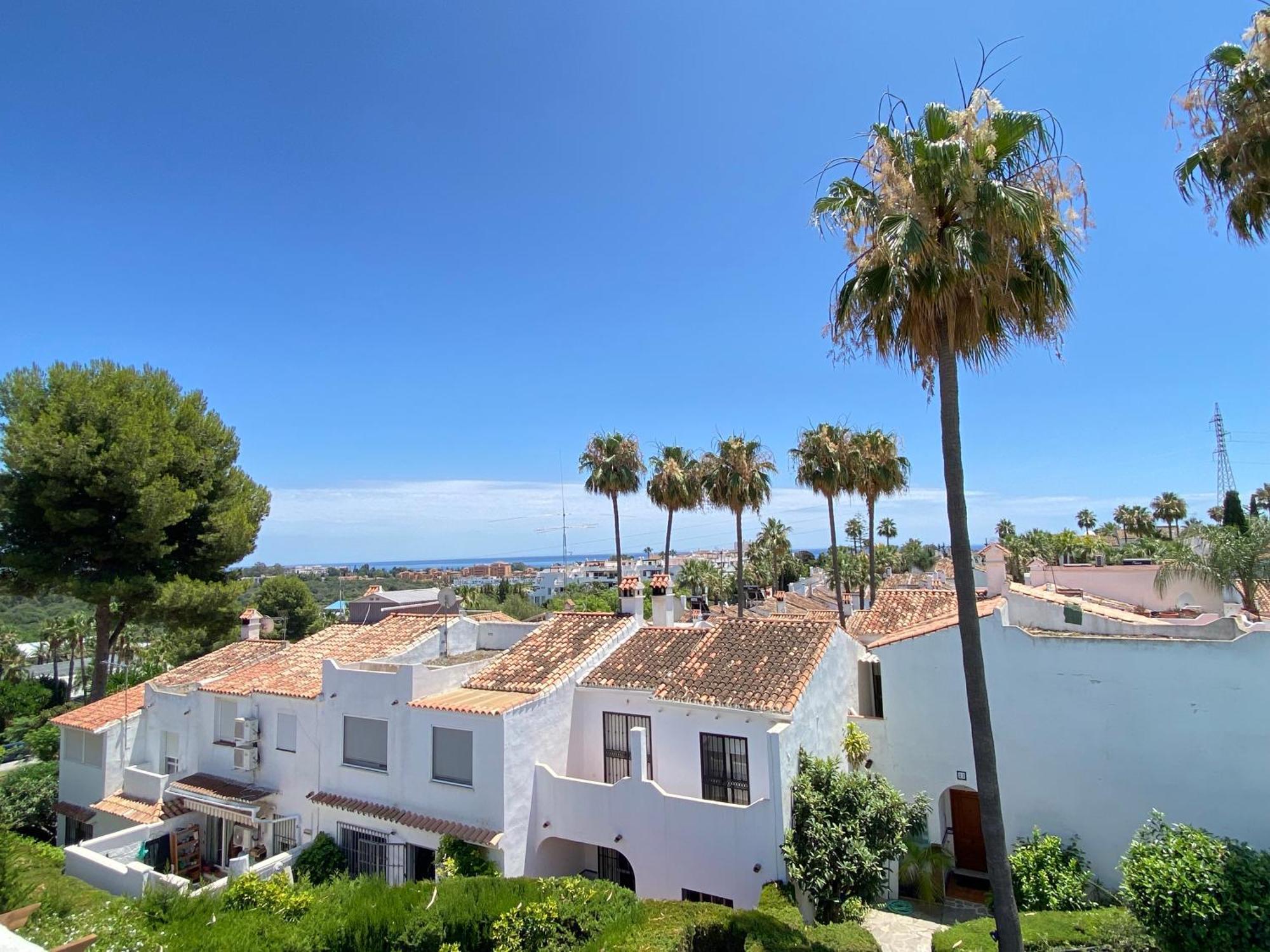 Townhouse W/Sea View & Garden Villa Estepona Eksteriør billede