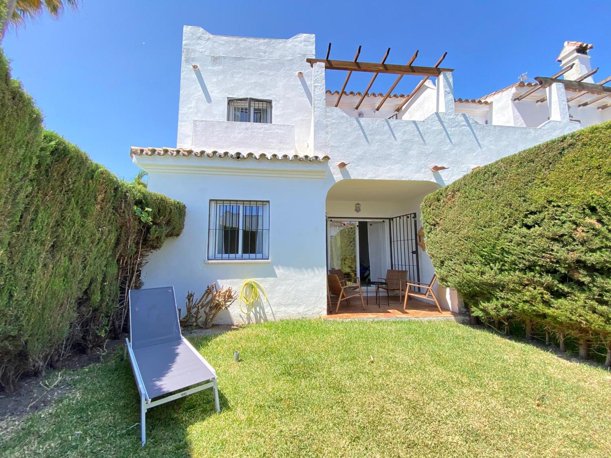 Townhouse W/Sea View & Garden Villa Estepona Eksteriør billede